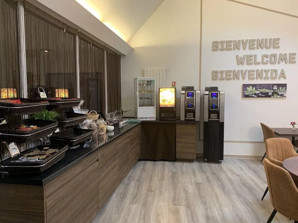 Food & Beverage