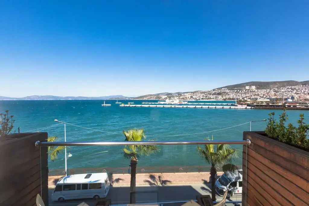 Beach & Waterfront