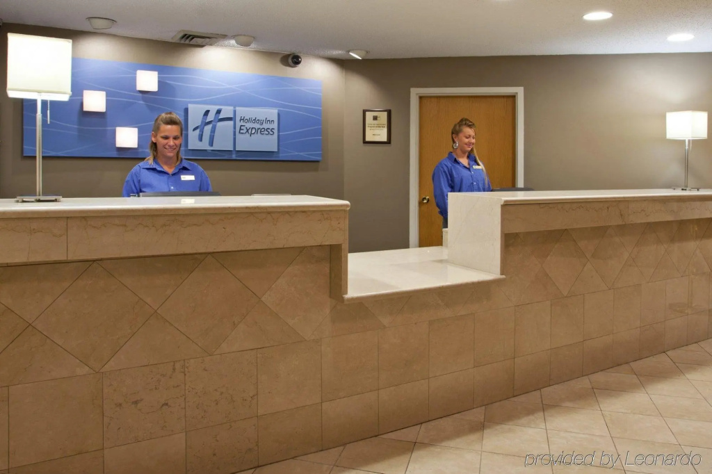 Lobby & Reception