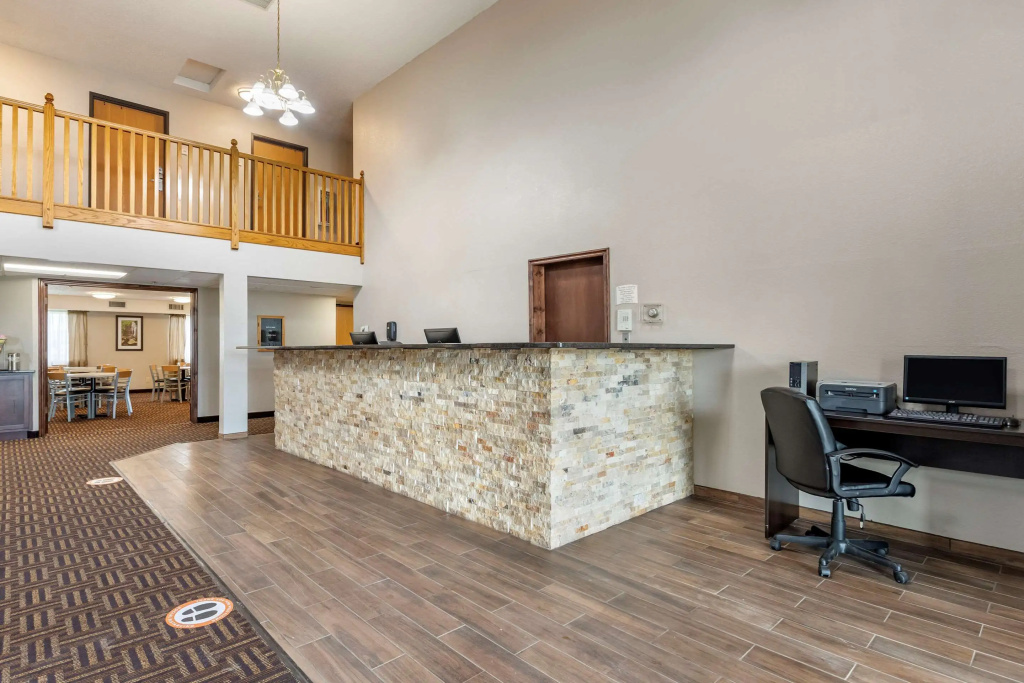 Lobby & Reception