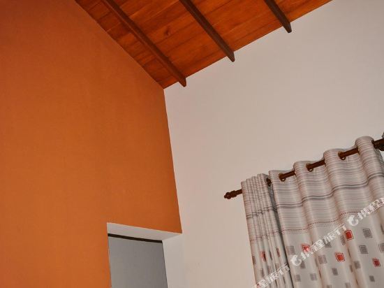 Airport Villa