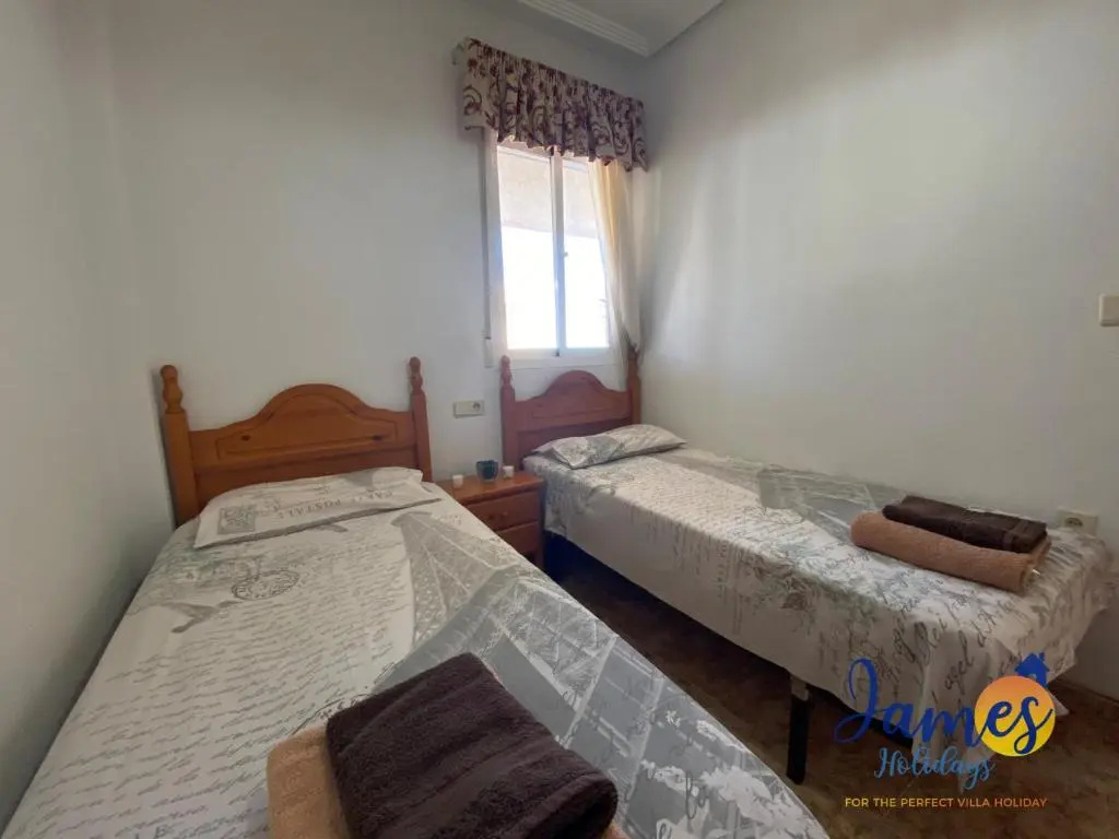 La Ciñuelica, R1 1st Floor Apartment with Comm Pool L106