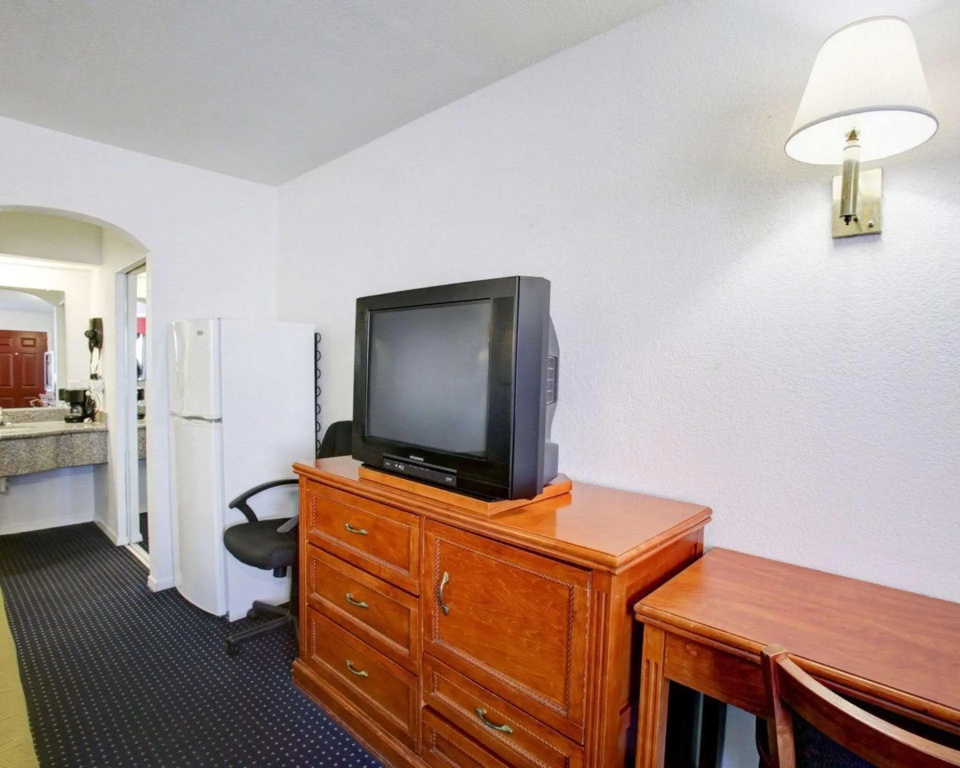 Double Suite (full double bed)
