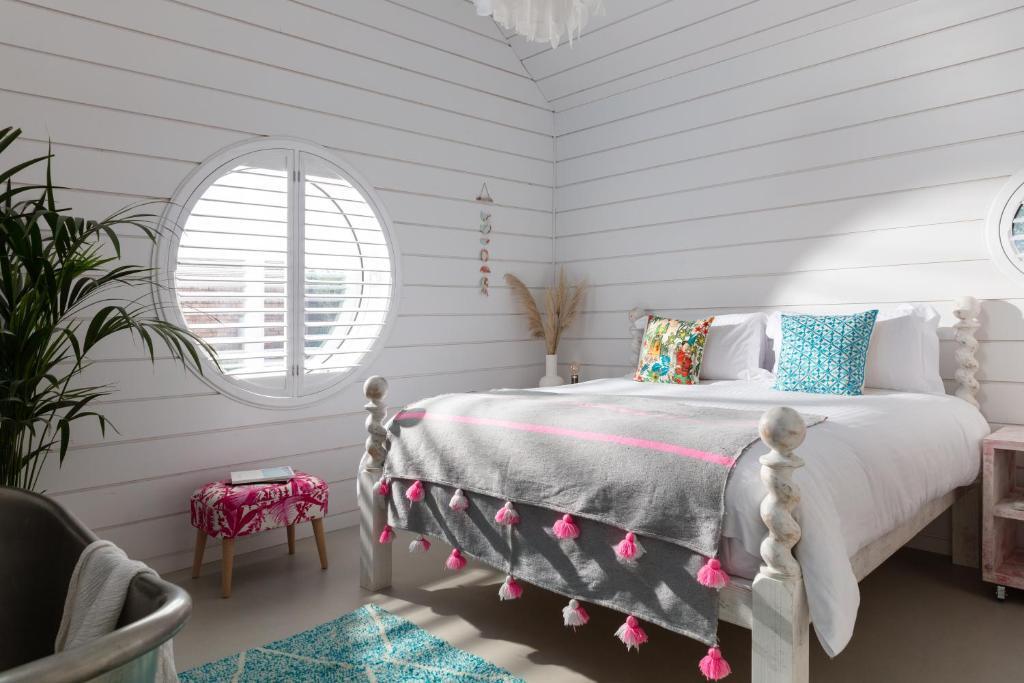 Three Mile Beach by null