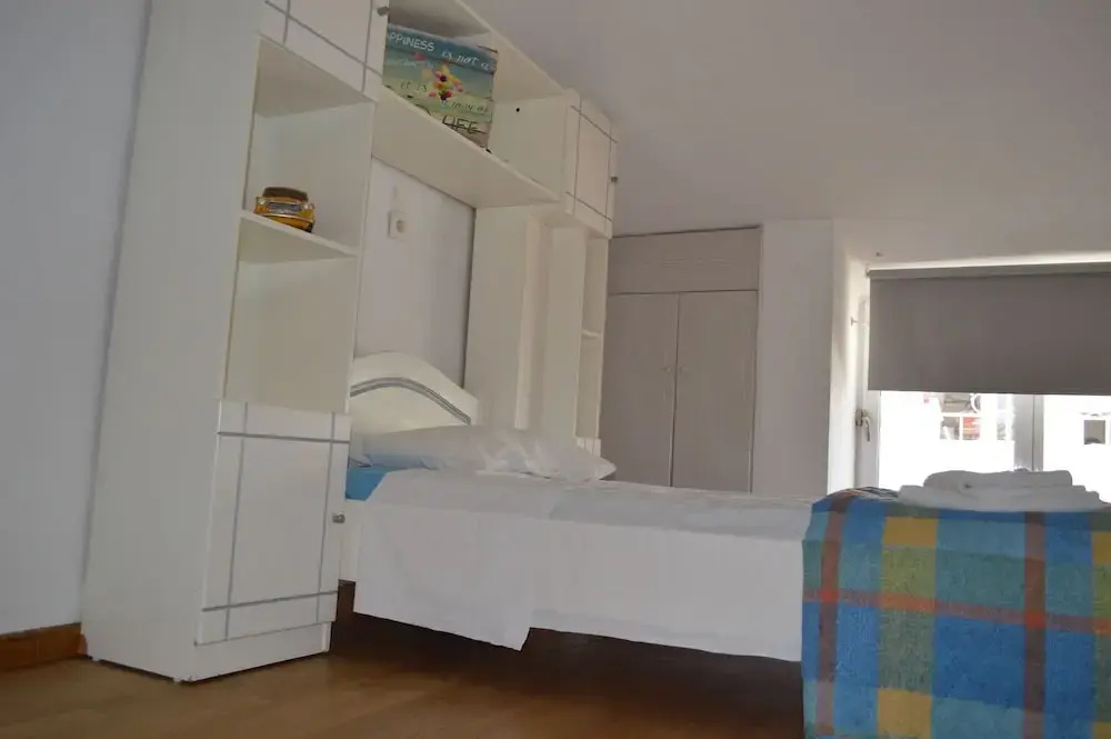 3 Bedrooms Cottage