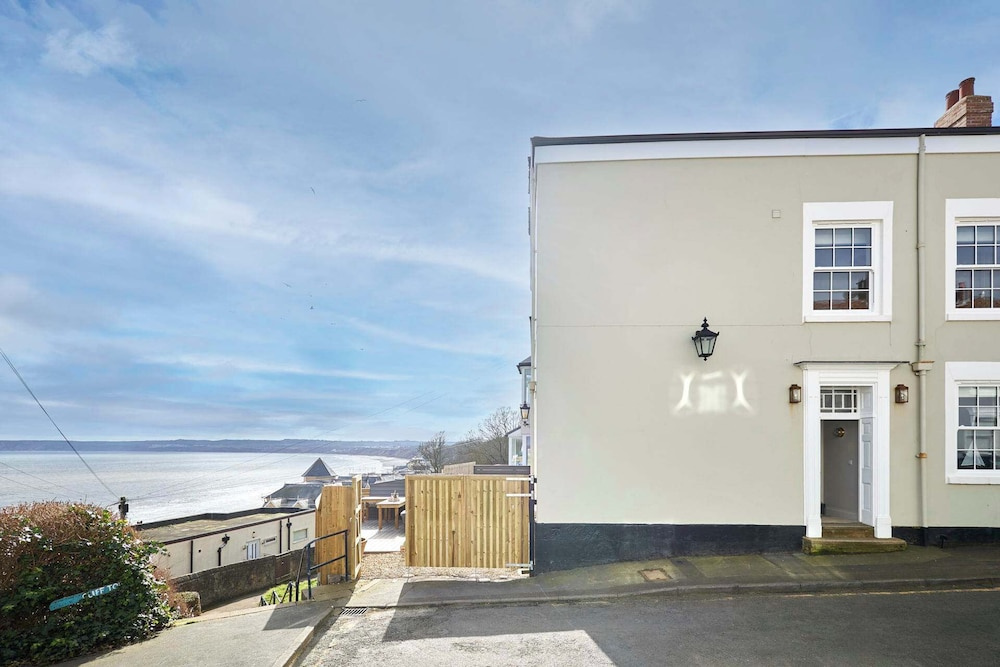 Host and Stay Sea View