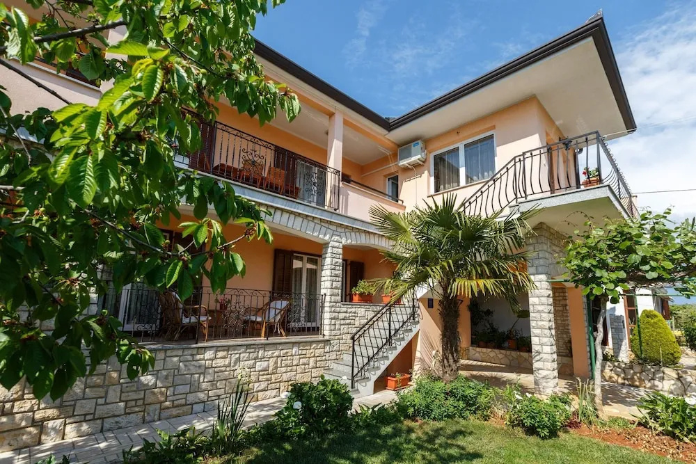 Villa Nina Apartments