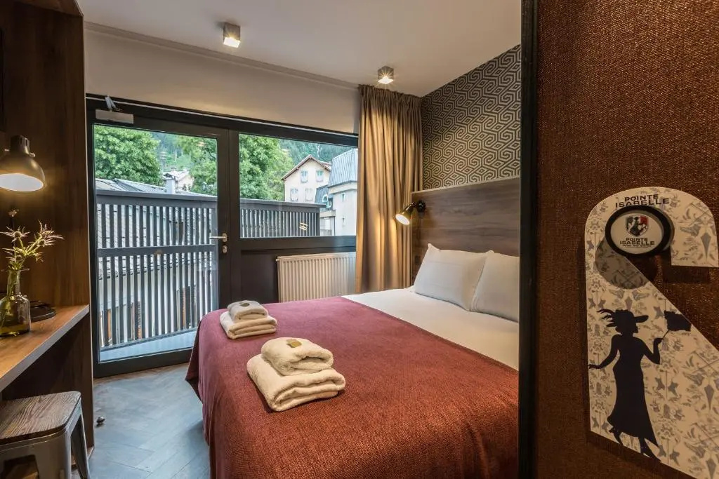 Standard Double room with balcony and with mountain view (full double bed)