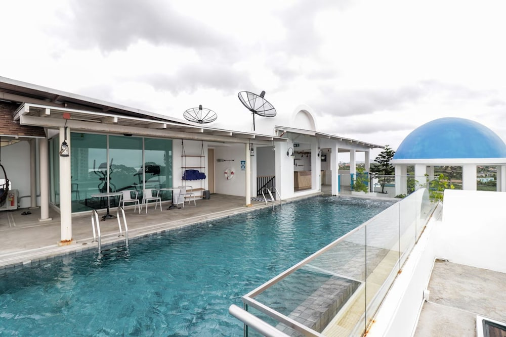 Costa Village Jacuzzi Bangsaray