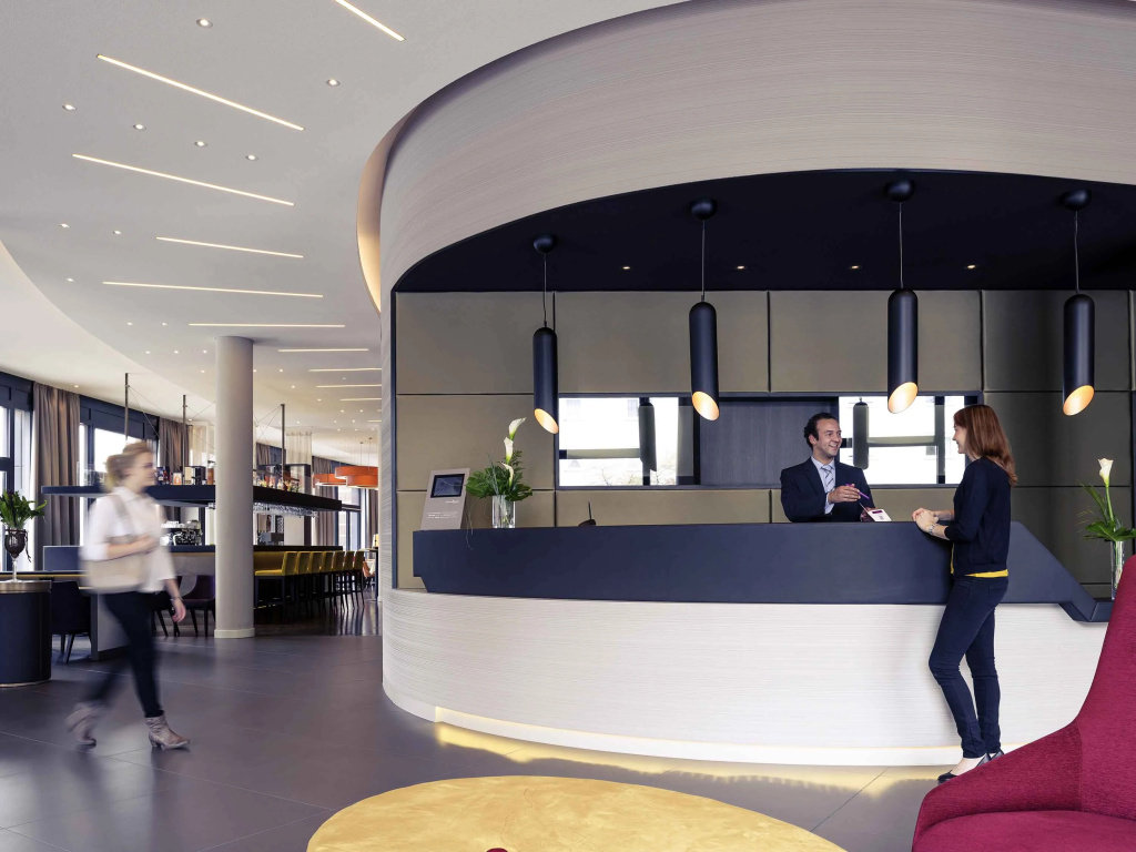 Lobby & Reception