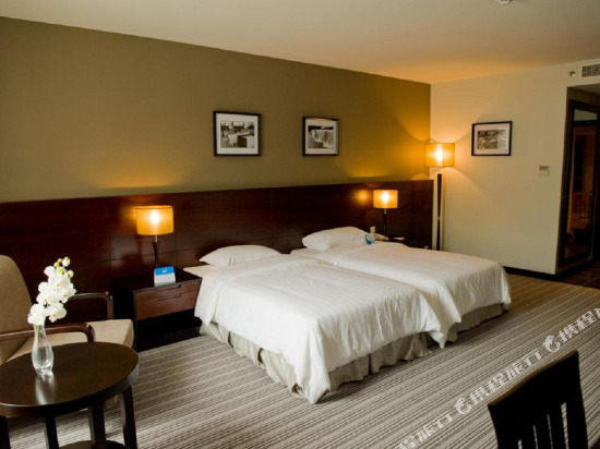 Hotel Sixty3
