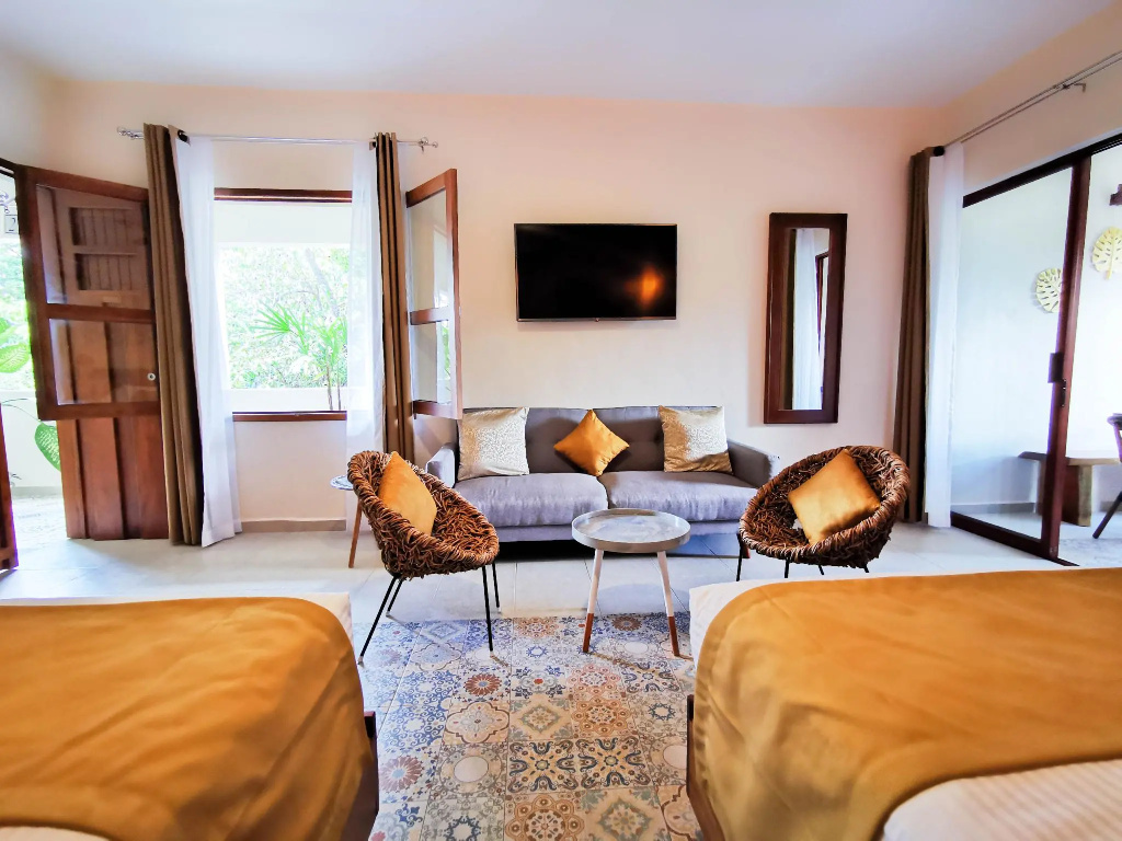 Double Suite (full double bed)