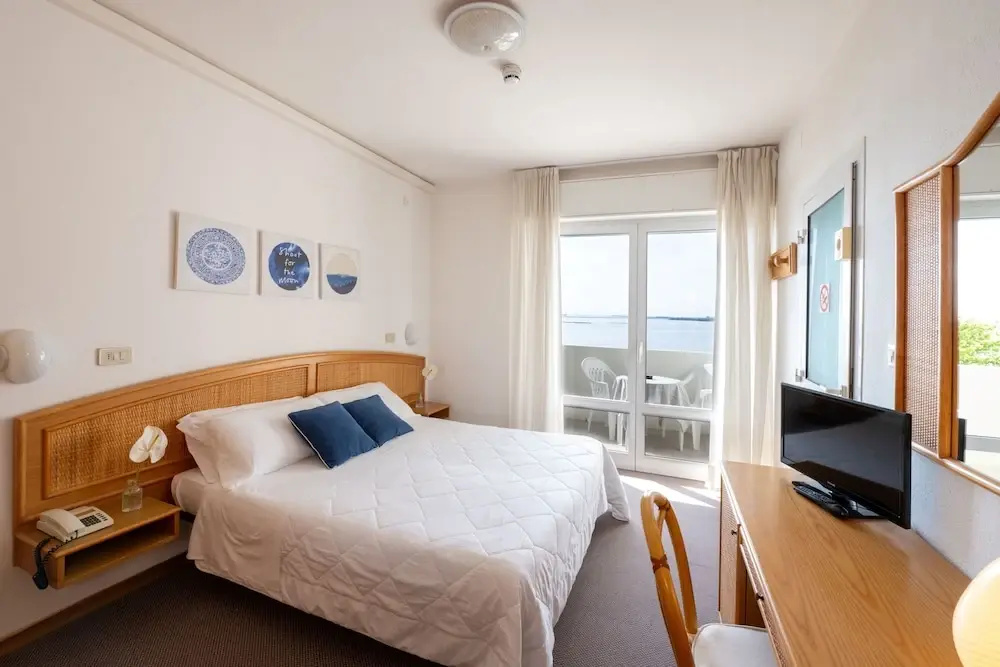 Standard Double room with balcony and with bay view (full double bed)