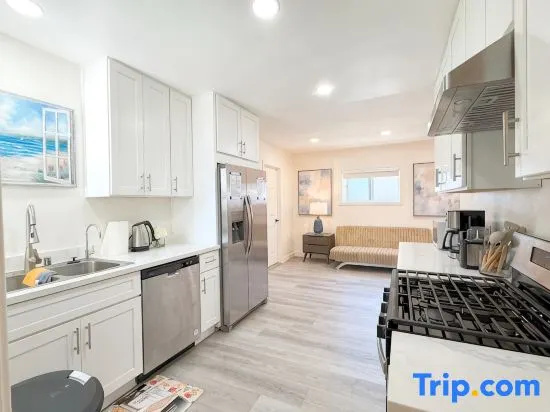Modern Cozy Retreat |4BR • 4BA • Free Parking for4