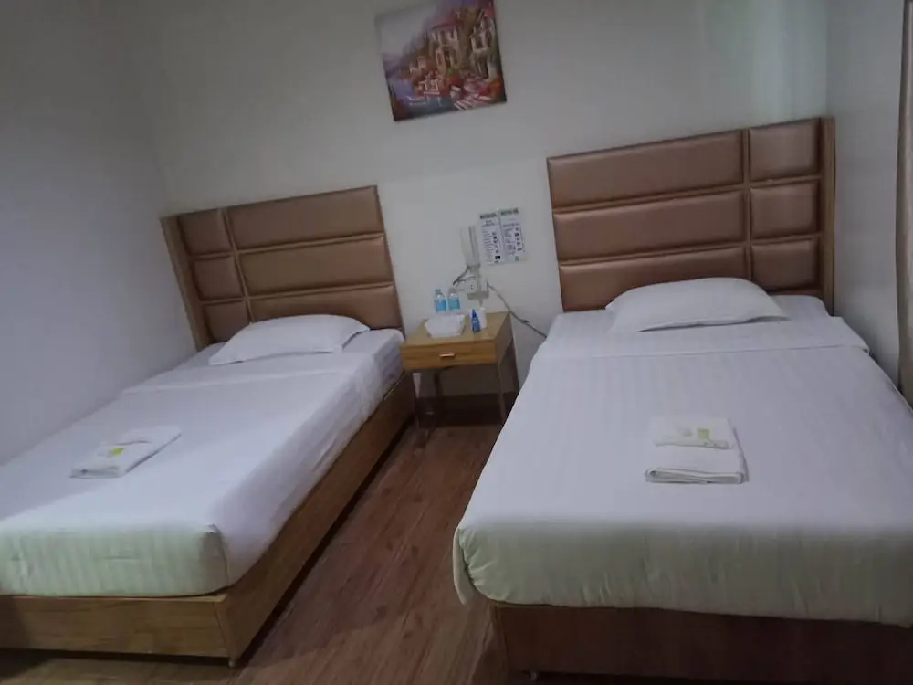 Meaco Royal Hotel Tabaco