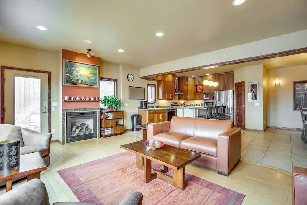 Upscale Laramie Home w/ Hot Tub & Patio! — фото 3