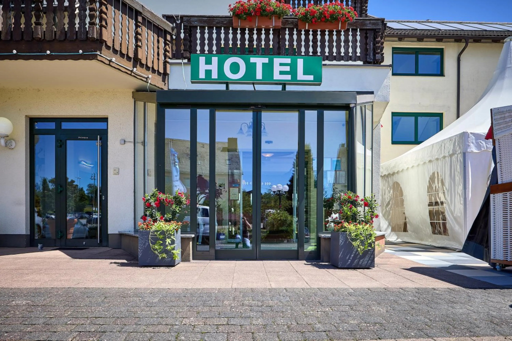 Airport-Hotel Fortuna