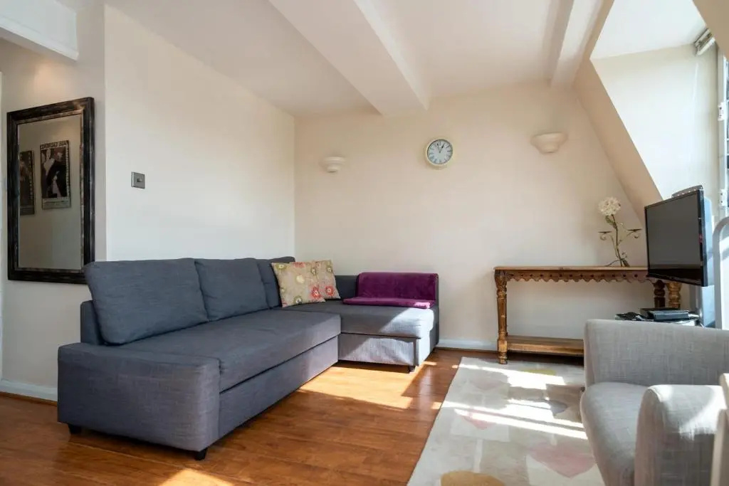 South Kensington 1BD pad 5mins to Gloucester rd