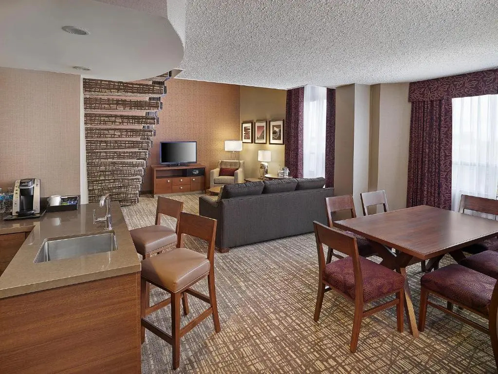 DoubleTree by Hilton Hotel West Edmonton - Chambres