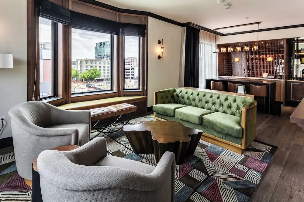 Hotel Renegade by null