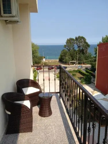 Balcony & Terrace
