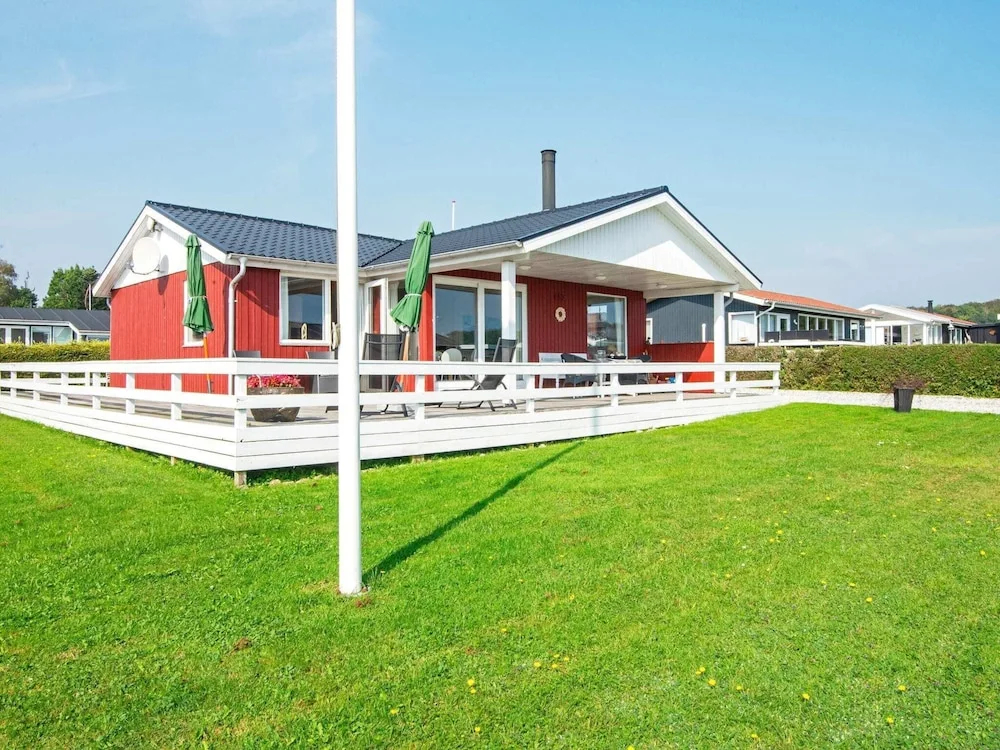 6 Person Holiday Home in Juelsminde - фото 10