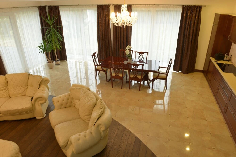 Mega House - Général