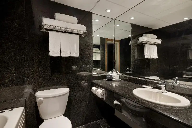 Quadruple Suite with balcony