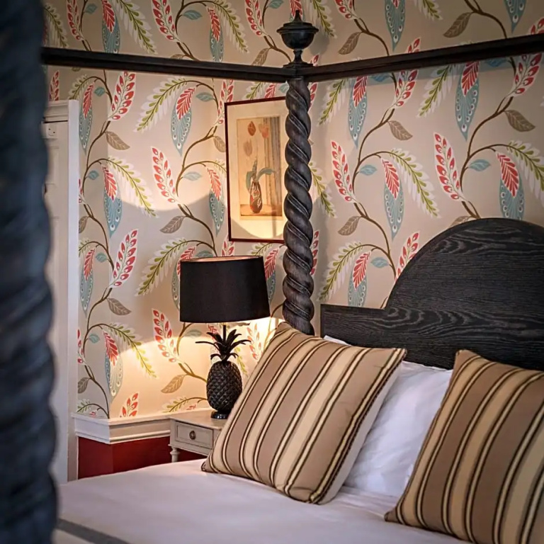 Grand room