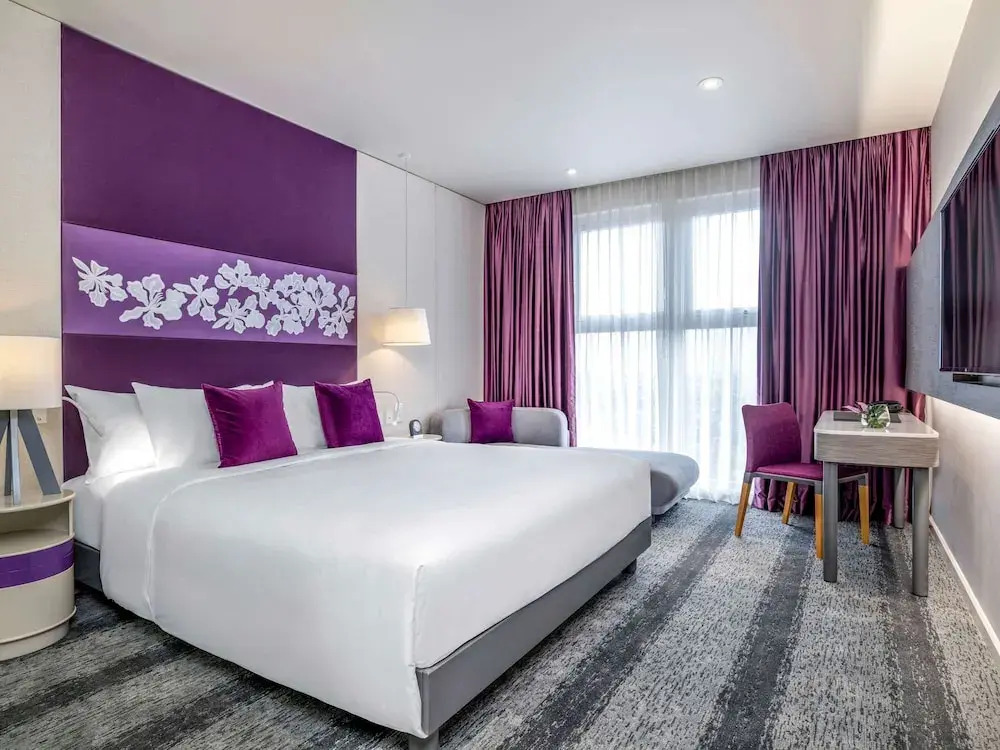 Двухместный клубный номер Privilege двуспальная кровать в Mercure Hai Phong