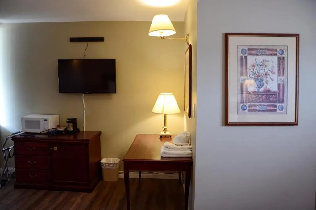 Deluxe Double room (full double bed)