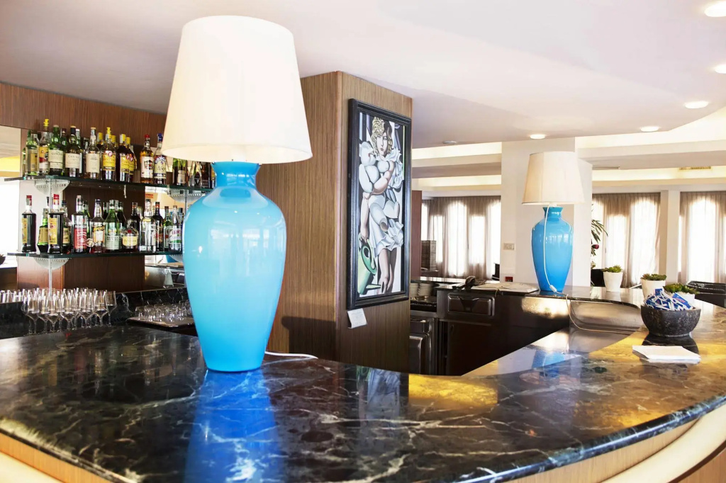 City Hotel - Général
