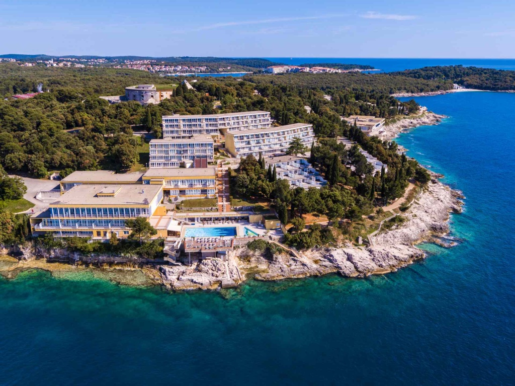 Beach & Waterfront