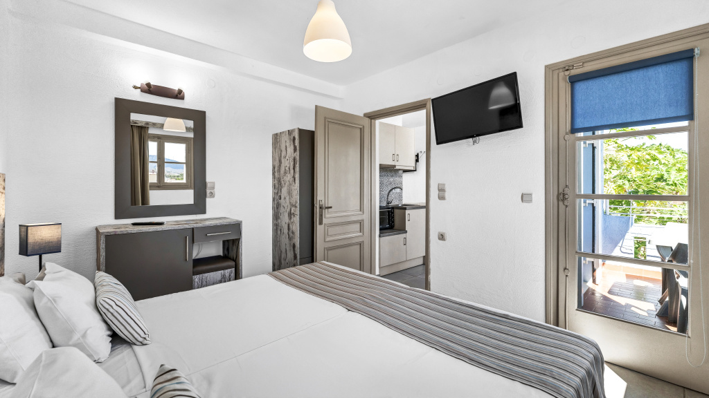 Erato Hotel — 2