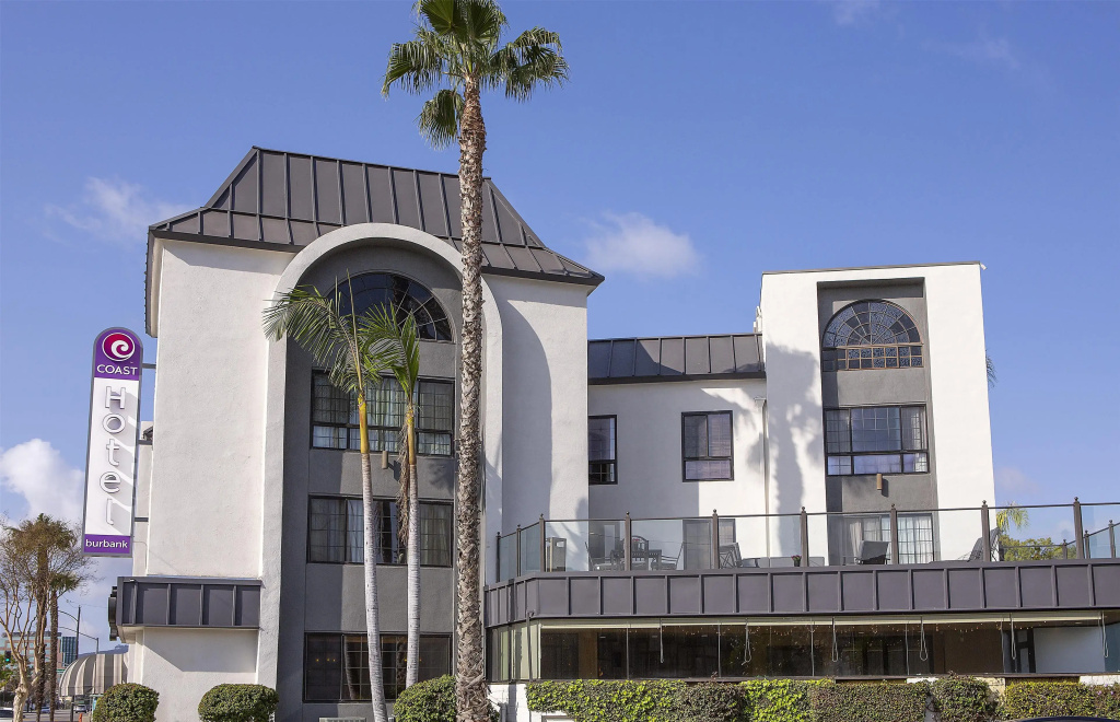 Coast Burbank Hotel — фото