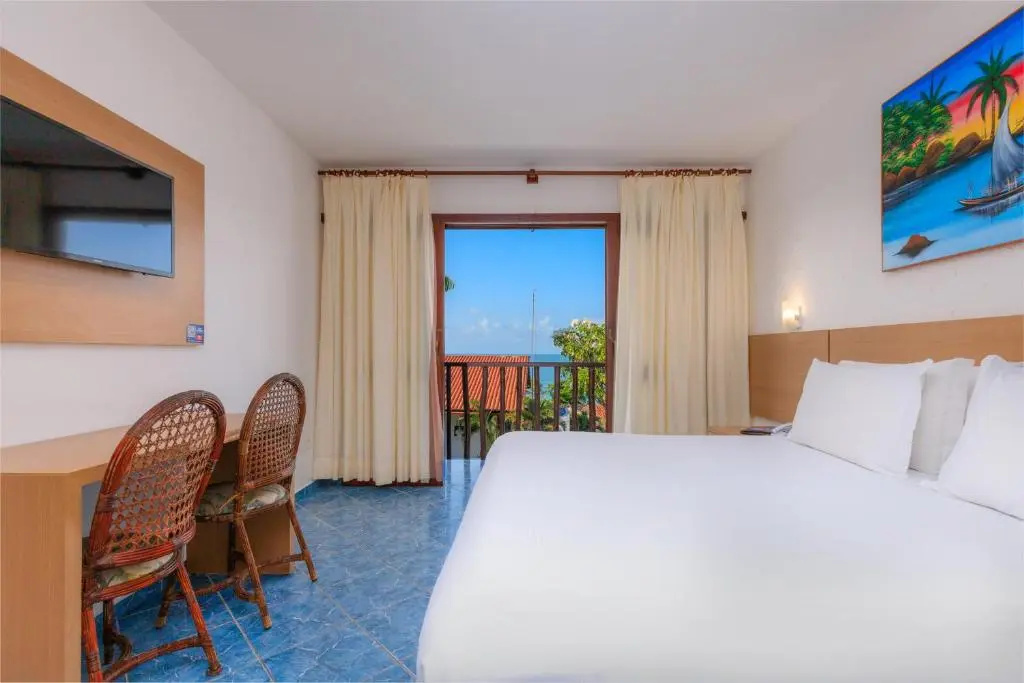 Standard Triple room with sea view