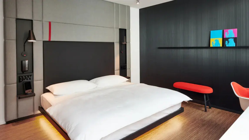 Standard Double room (full double bed)