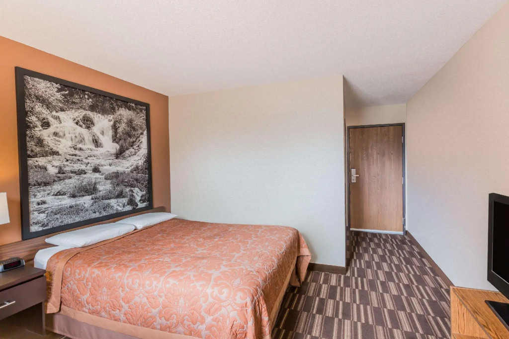 Standard Double room (full double bed)