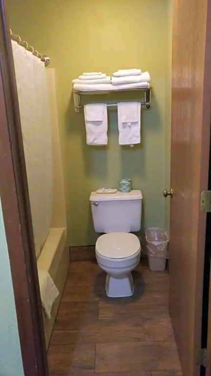 Deluxe Quadruple room with harbour view