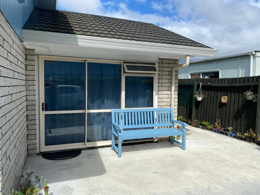 Homestay En-Suite Private Bathroom, Private Entrance, Heatpump, Netflix close to Hospital