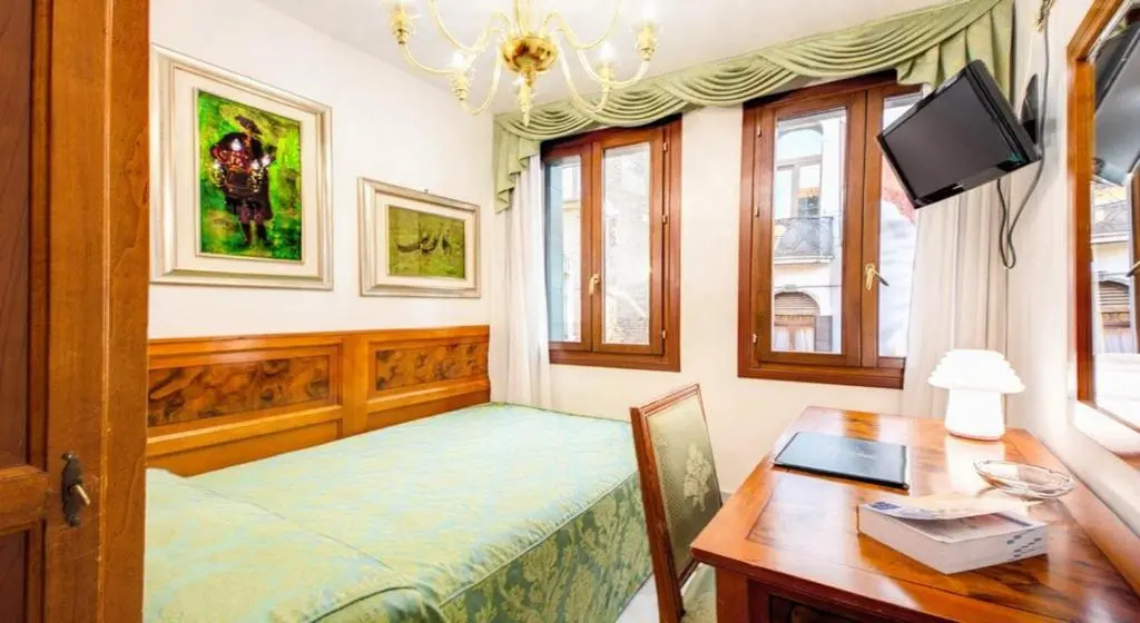 Antica Casa Carettoni - Chambres