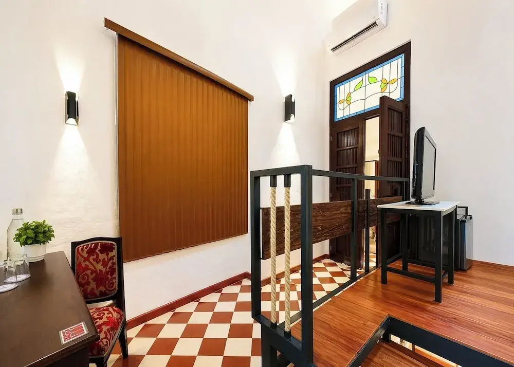Standard Double Basement room with pool view (full double bed)