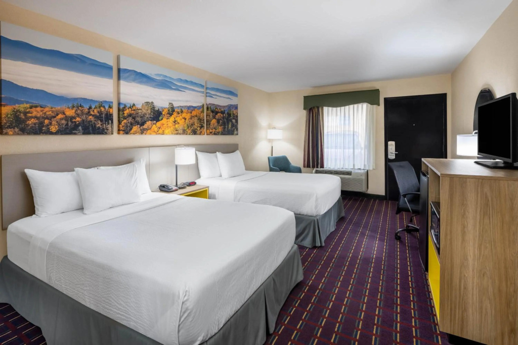 Days Inn by Wyndham Murphy — 3