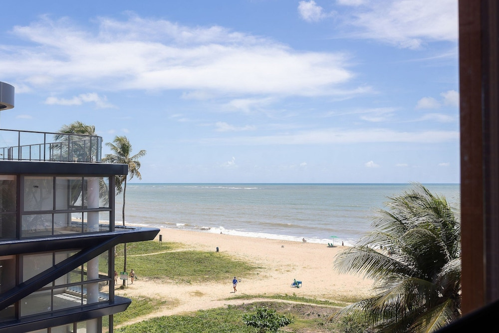 Breeze Residence #404 - Seafront by Carpediem