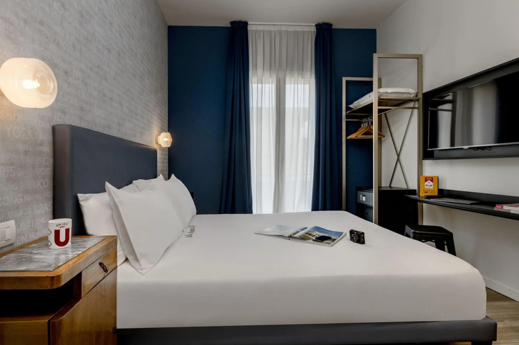 Up Hotel — 5