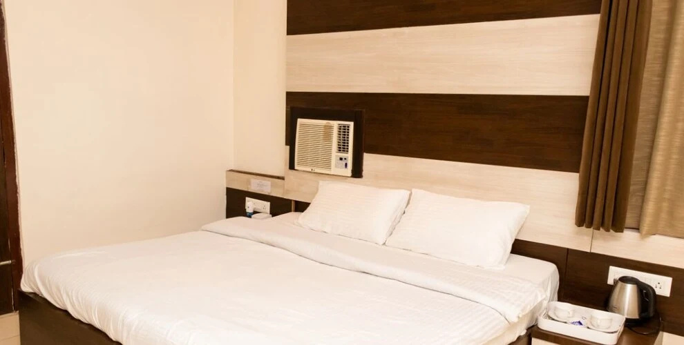 Standard Double room with balcony and with garden view (full double bed)