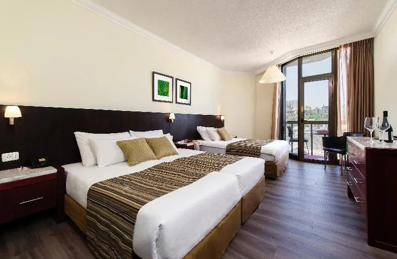 Standard Triple room with balcony