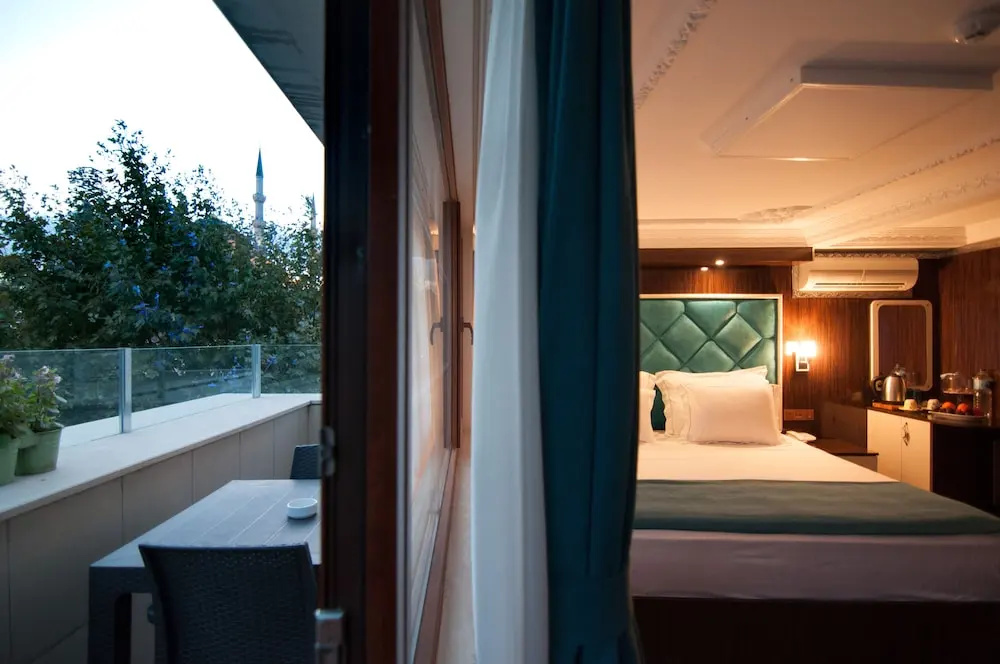 Balcony & Terrace
