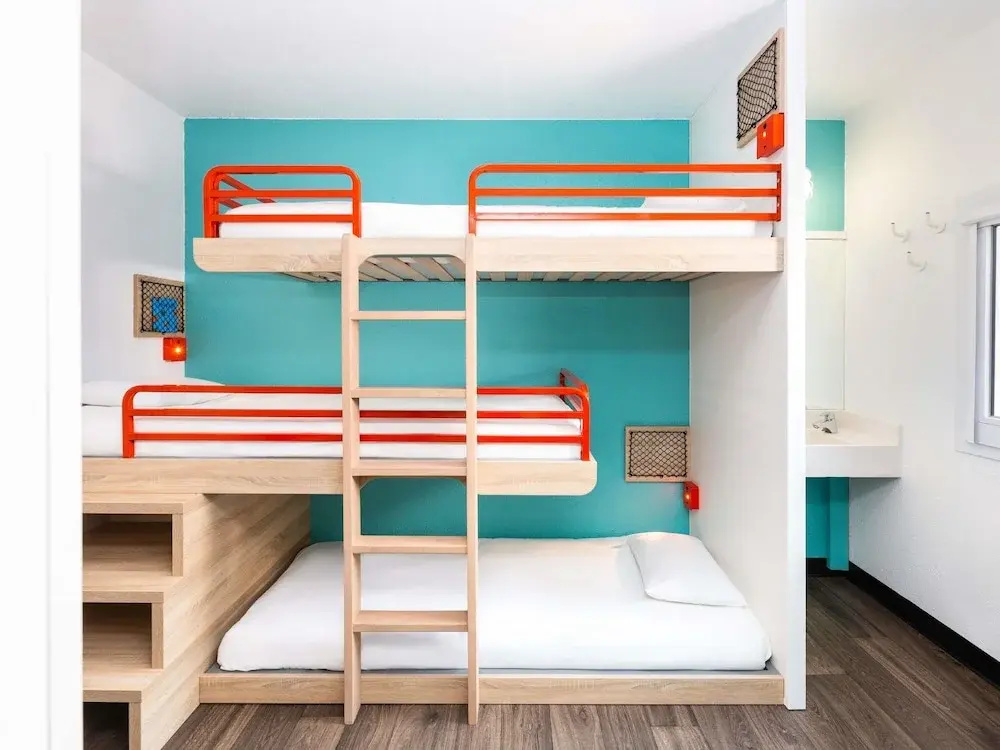 Standard Triple room