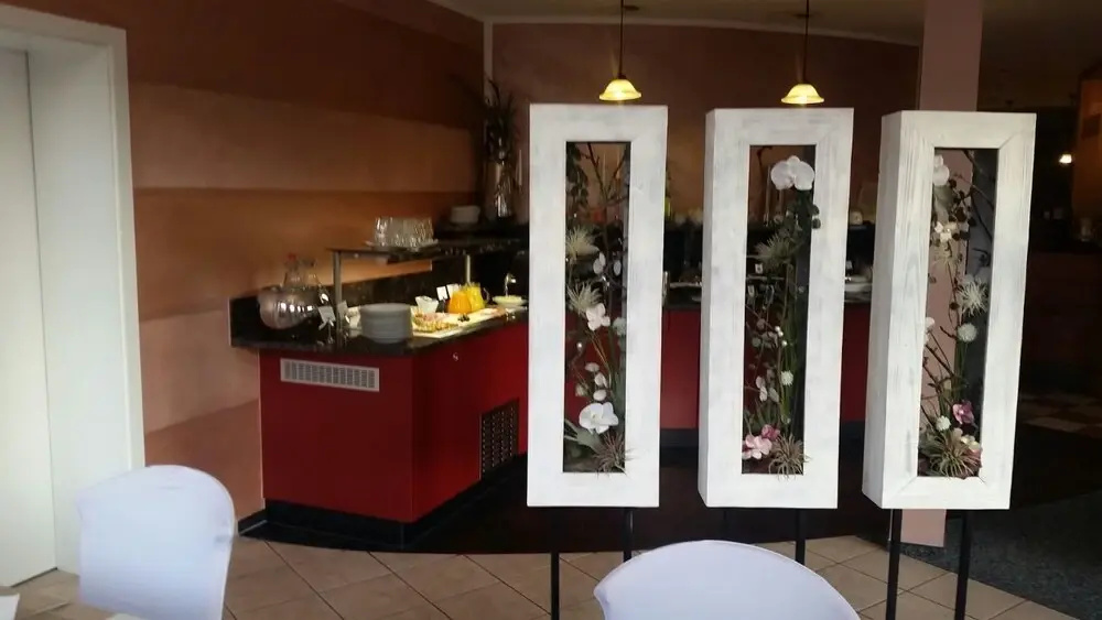 Lobby & Reception